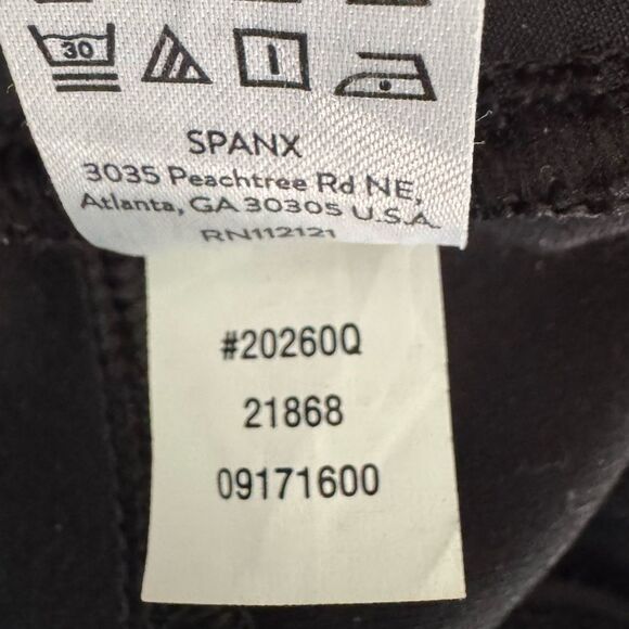 Spanx The Perfect Black Pant Crop Flare Pants Size Medium Petite - Picture 10 of 10